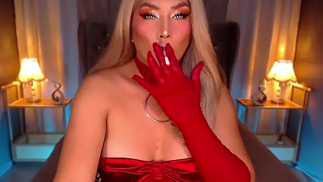 QUEEN GIAMOORE69 online show from 03/15/26, 07:42