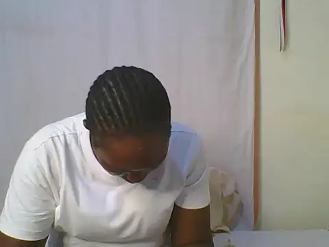 cute lavenda online show from 02/25/26, 05:22