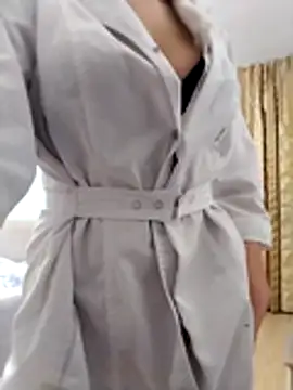 baby sweet girl  online show from 11/21/25, 10:08