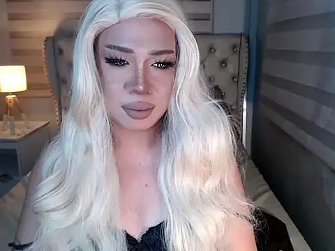 RebecaNextToYou online show from 05/08/26, 03:39