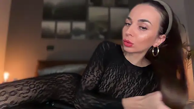 Snapshot of Bad_Giorgia chatting on 02/17/25, 01:42 Bad Giorgia online show from 02/17/25, 01:42