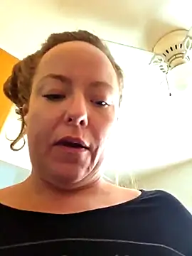 julimonroe online show from 03/07/25, 07:16