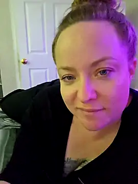 julimonroe online show from 03/08/25, 12:33