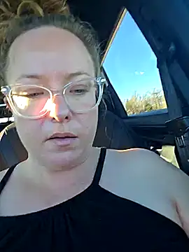 julimonroe online show from 03/18/25, 03:10