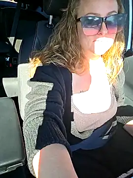 julimonroe online show from 10/24/25, 04:47