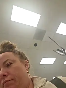 julimonroe online show from 03/28/26, 02:11