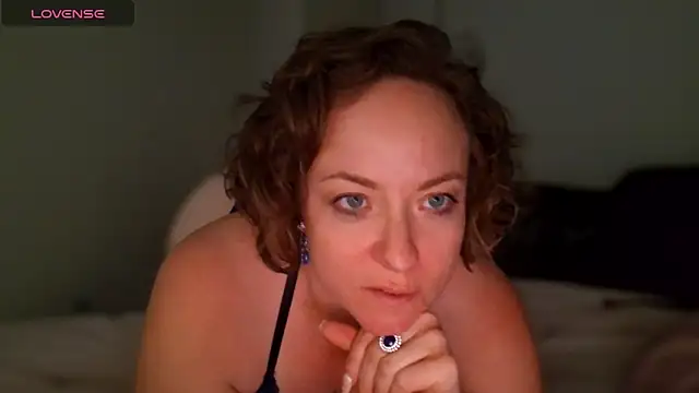 julimonroe online show from 04/24/26, 02:58