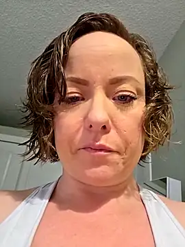 julimonroe online show from 05/05/26, 02:14