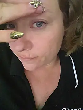 julimonroe online show from 05/26/26, 02:18