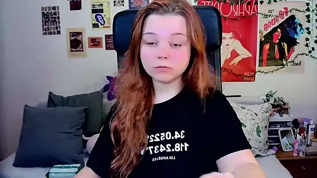 Snapshot of StellaMilla chatting on 03/22/25, 12:39 StellaMilla online show from 03/22/25, 12:39