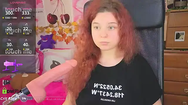 Snapshot of StellaMilla chatting on 10/26/25, 10:25 StellaMilla online show from 10/26/25, 10:25