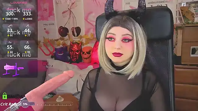 Snapshot of StellaMilla chatting on 10/30/25, 12:45 StellaMilla online show from 10/30/25, 12:45