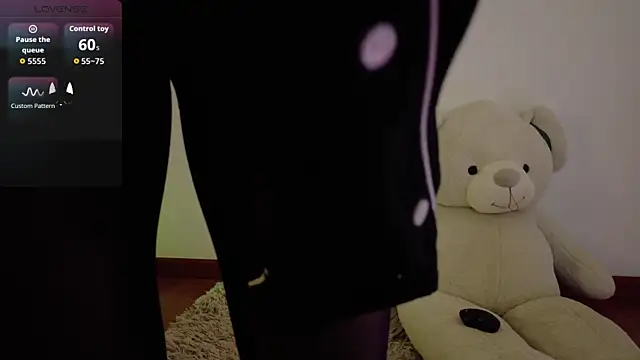 Snapshot of Lia_Tinez chatting on 11/03/25, 11:37 Lia Tinez online show from 11/03/25, 11:37