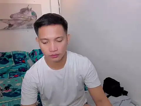 Snapshot of xSebastian19 chatting on 12/21/25, 09:33 xSebastian19 online show from 12/21/25, 09:33