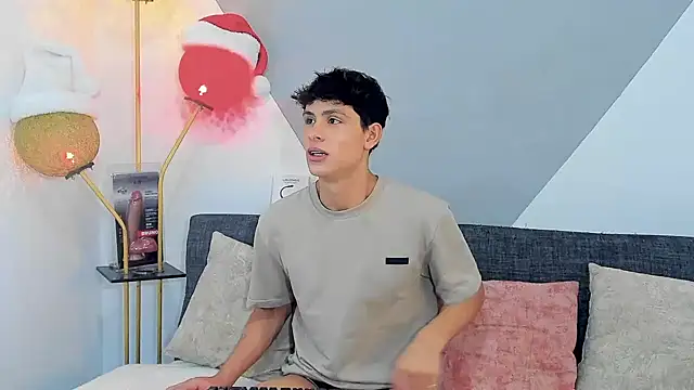 Snapshot of logan_thomas chatting on 12/19/24, 08:13 logan thomas online show from 12/19/24, 08:13