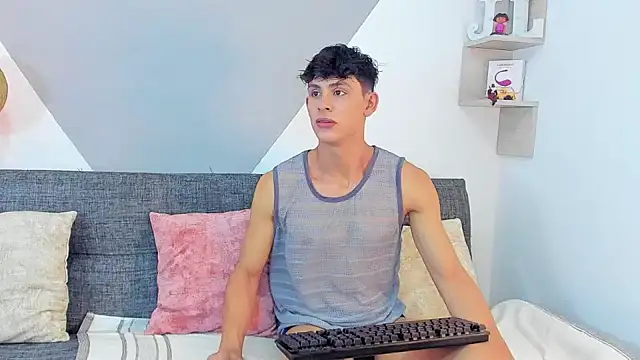 Snapshot of logan_thomas chatting on 02/10/25, 08:42 logan thomas online show from 02/10/25, 08:42