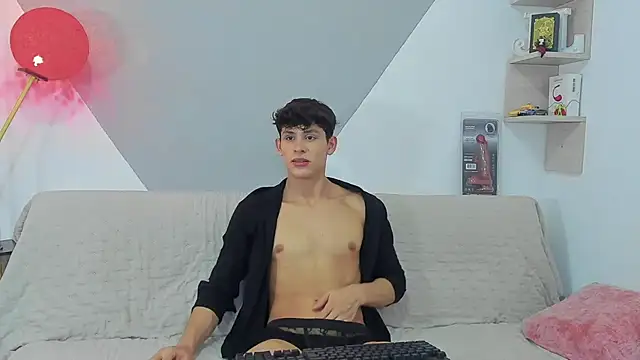 Snapshot of logan_thomas chatting on 03/18/25, 11:08 logan thomas online show from 03/18/25, 11:08