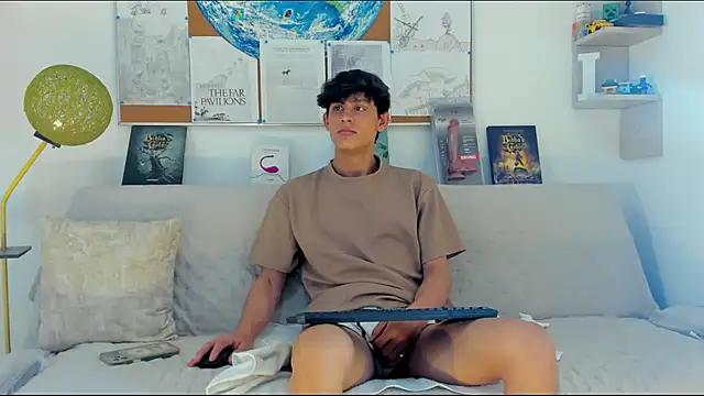 Snapshot of logan_thomas chatting on 03/02/26, 04:47 logan thomas online show from 03/02/26, 04:47