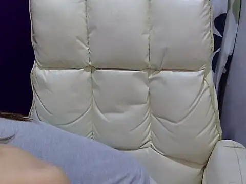    zurIII09  online show from 06/13/26, 09:51
