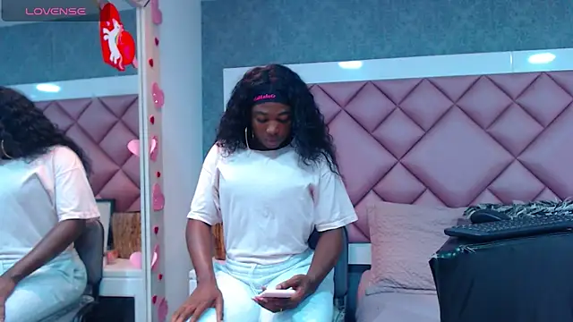 DanielaDuff online show from 11/01/25, 05:48