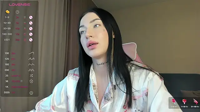 Snapshot of JenniferQueen11 chatting on 01/07/25, 07:20 JenniferQueen11 online show from 01/07/25, 07:20