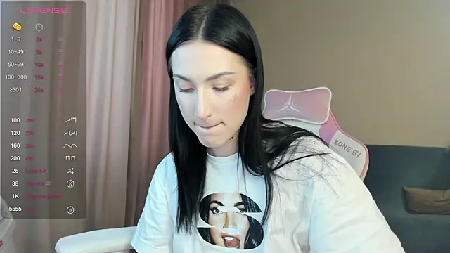 Snapshot of JenniferQueen11 chatting on 02/04/25, 06:14 JenniferQueen11 online show from 02/04/25, 06:14