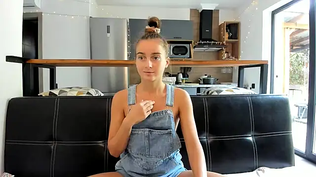 ElizSweet online show from 11/25/25, 09:09