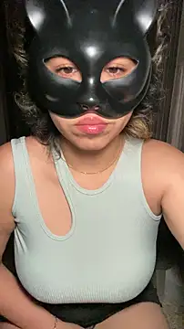 Snapshot of nenalayla chatting on 12/16/25, 06:24 nenalayla online show from 12/16/25, 06:24