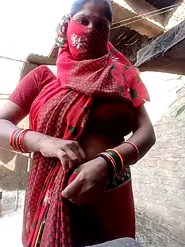 Snapshot of Lattika-Bhabhi chatting on 11/16/25, 10:21 Lattika-Bhabhi online show from 11/16/25, 10:21