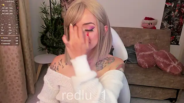 Snapshot of Redlu_1 chatting on 12/29/24, 05:31 Redlu 1 online show from 12/29/24, 05:31