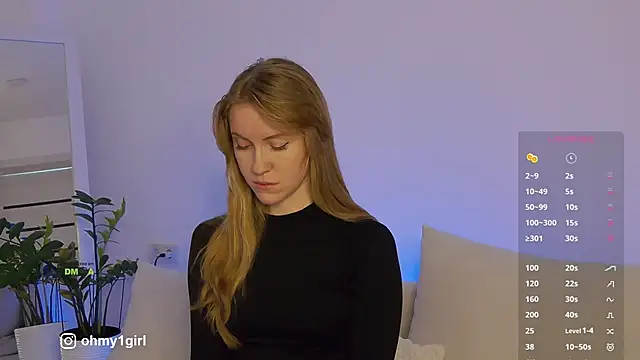 Snapshot of Fallinlove1 chatting on 02/04/26, 12:00 Fallinlove1 online show from 02/04/26, 12:00