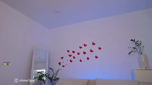 Snapshot of Fallinlove1 chatting on 02/14/26, 08:00 Fallinlove1 online show from 02/14/26, 08:00