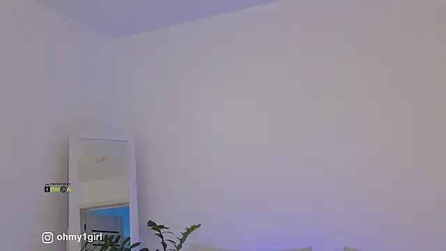 Snapshot of Fallinlove1 chatting on 02/25/26, 03:32 Fallinlove1 online show from 02/25/26, 03:32