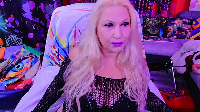 Snapshot of mature_lisa_naughty chatting on 10/13/25, 08:31 mature lisa naughty online show from 10/13/25, 08:31