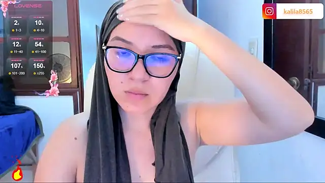 MatchedEyebrow online show from 09/26/25, 09:08