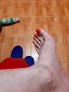 feet toes online show from 10/14/25, 08:20