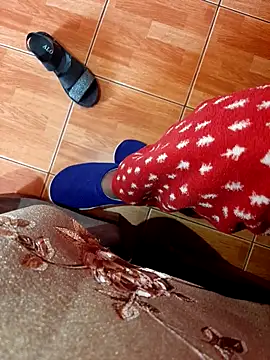 feet toes online show from 12/15/25, 06:17