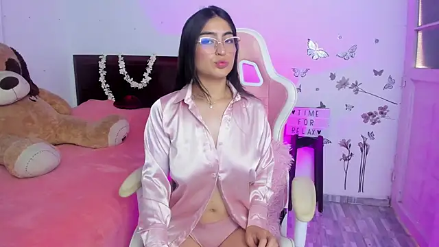 Blue Petite online show from 02/07/25, 03:41