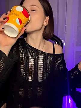 Snapshot of Camilla_Railian chatting on 12/07/24, 04:58 Camilla Railian online show from 12/07/24, 04:58