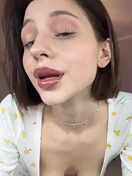 Snapshot of Camilla_Railian chatting on 12/20/24, 10:54 Camilla Railian online show from 12/20/24, 10:54