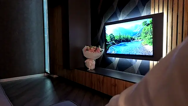 Snapshot of Camilla_Railian chatting on 01/12/25, 10:12 Camilla Railian online show from 01/12/25, 10:12