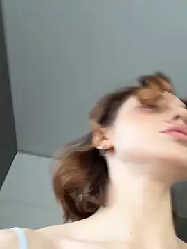 Snapshot of Camilla_Railian chatting on 10/25/25, 06:10 Camilla Railian online show from 10/25/25, 06:10