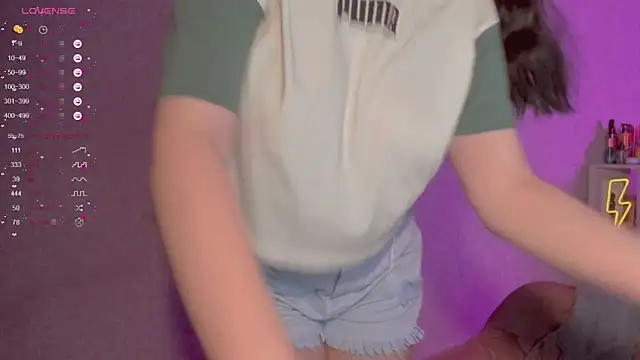 ReinaKousaka online show from 01/31/25, 10:52