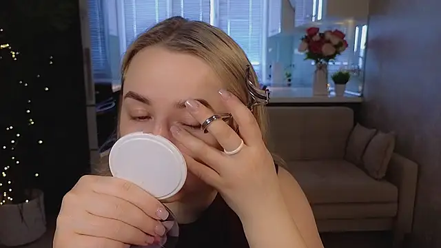 Mira Mermayd online show from 03/31/26, 02:02