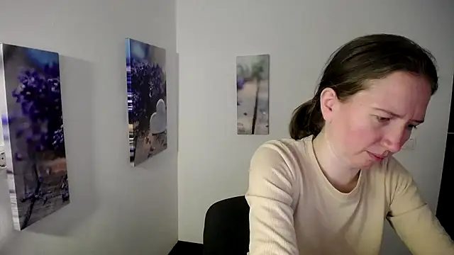 Snapshot of Sexy_MargoX_ chatting on 02/22/26, 02:04 Sexy MargoX online show from 02/22/26, 02:04