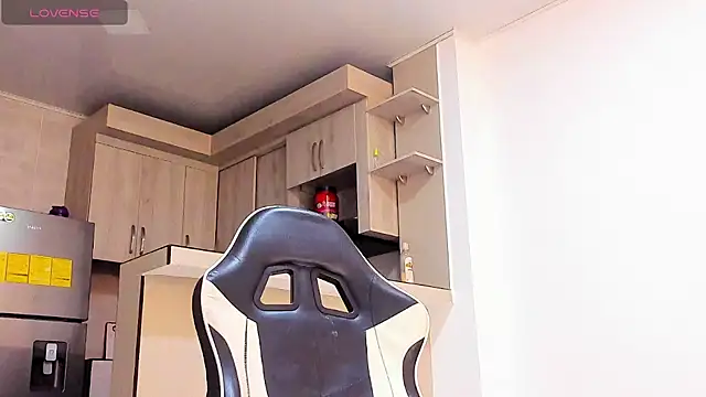 YeremiBrowm online show from 10/23/25, 08:07