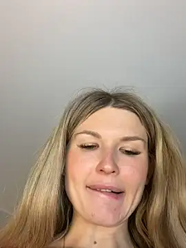 AngelMiaM online show from 04/05/26, 07:33