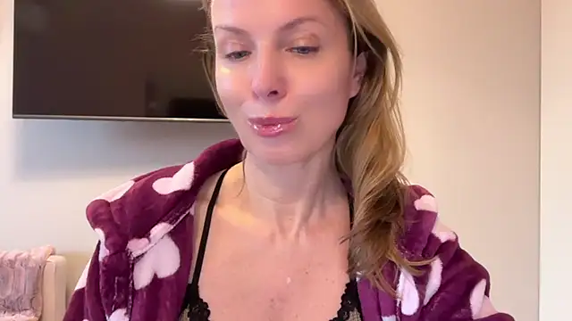 RachellAmazing online show from 03/04/25, 04:20