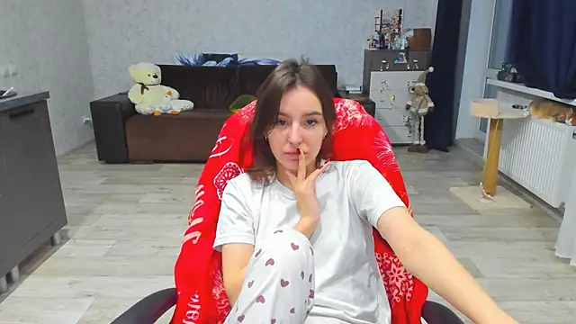 Snapshot of c_arina_x chatting on 12/16/24, 05:22 c arina x online show from 12/16/24, 05:22