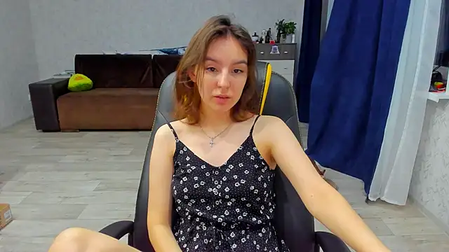 Snapshot of c_arina_x chatting on 02/03/25, 02:14 c arina x online show from 02/03/25, 02:14